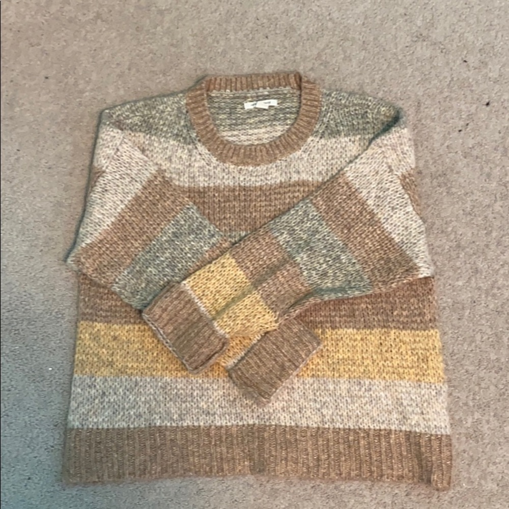 American Eagle Sweater